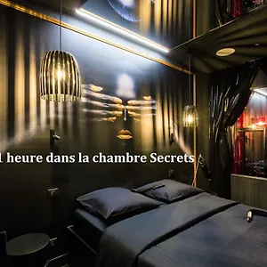 Love Avec Nuit Insolite Au Dandy Et Jacuzzi Privatise (adults Only) Parijs